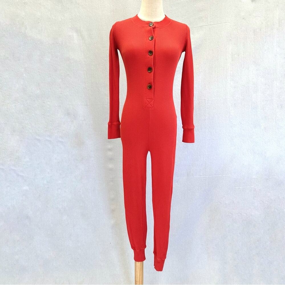 Everlane waffle knit henley onesie button up‎ jumpsuit in currant size XXS
